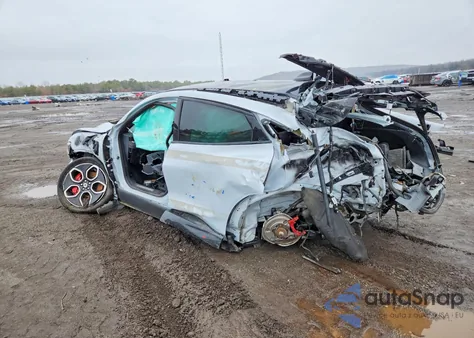 2022 Ford Mustang Mach-E Gt z USA, uszkodzony, nr VIN 3FMTK4SE1NMA14982